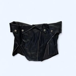 Maniere de Voir Crop Top